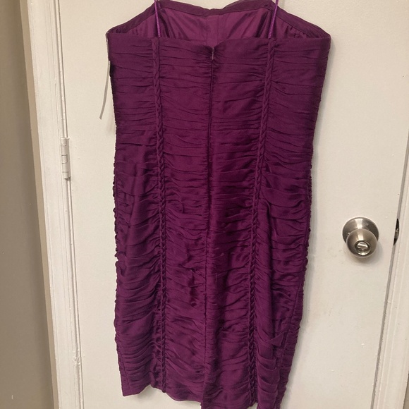 Carmen Marc Valvo Strapless Cocktail Dress, Plum, Size 6 - Picture 2 of 6
